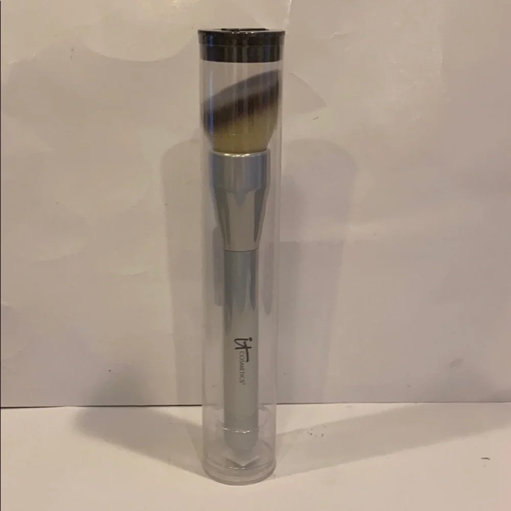 IT COSMETICS CC+ Angled Buffing Foundation Brush $48 NIP SEALED